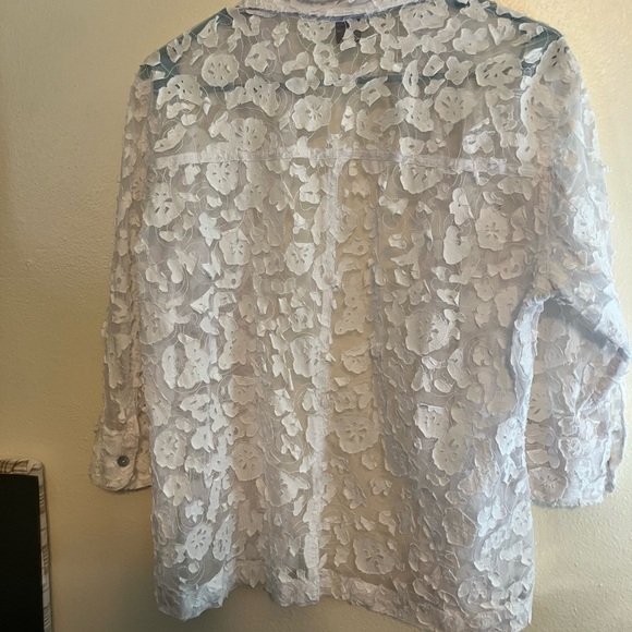Dana Taylor White Floral Lace Button-Front Shirt - Picture 4 of 4